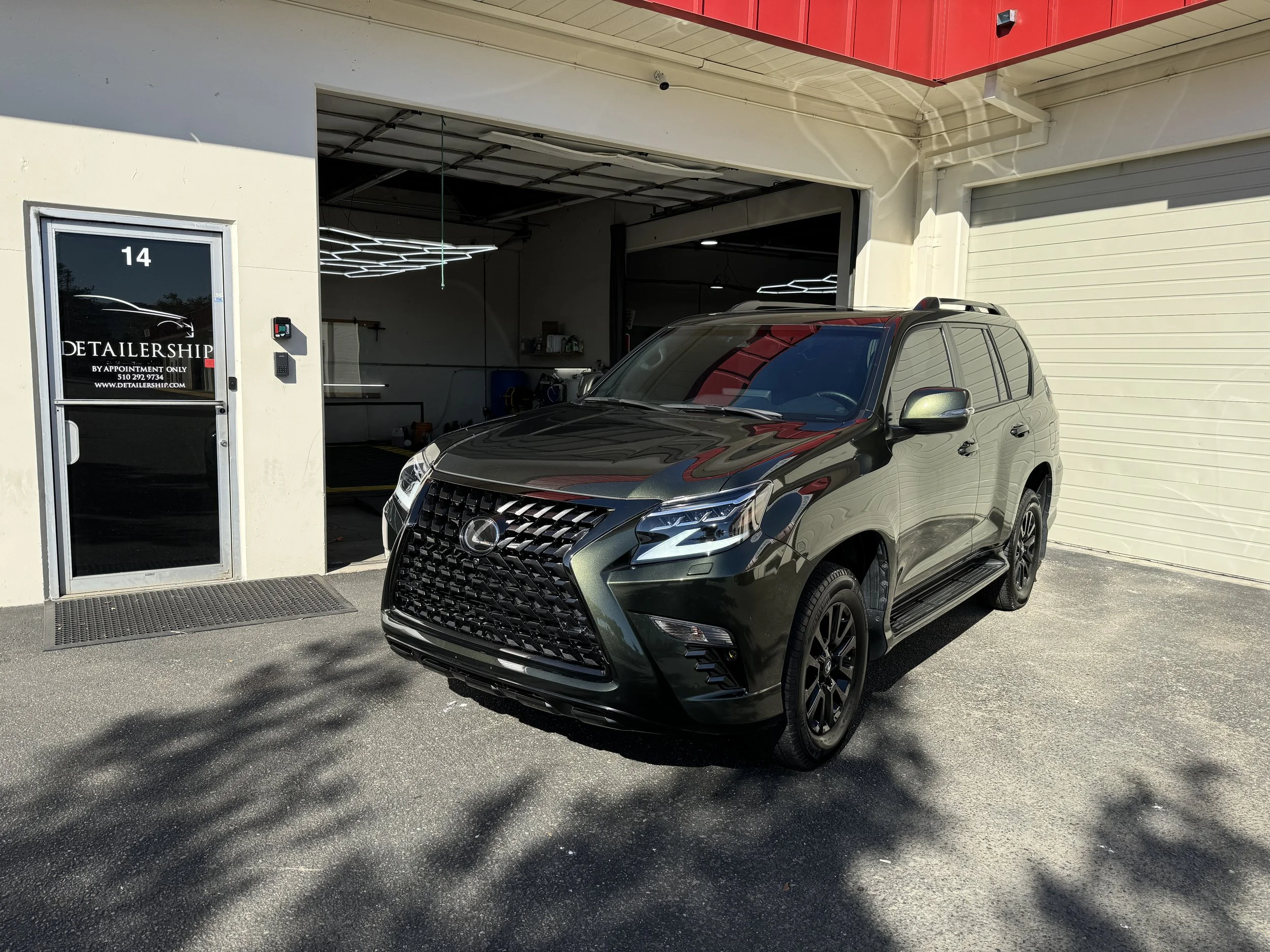カーキ色 2024 Lexus GX460 (Nori Green) — DETAILERSHIP™